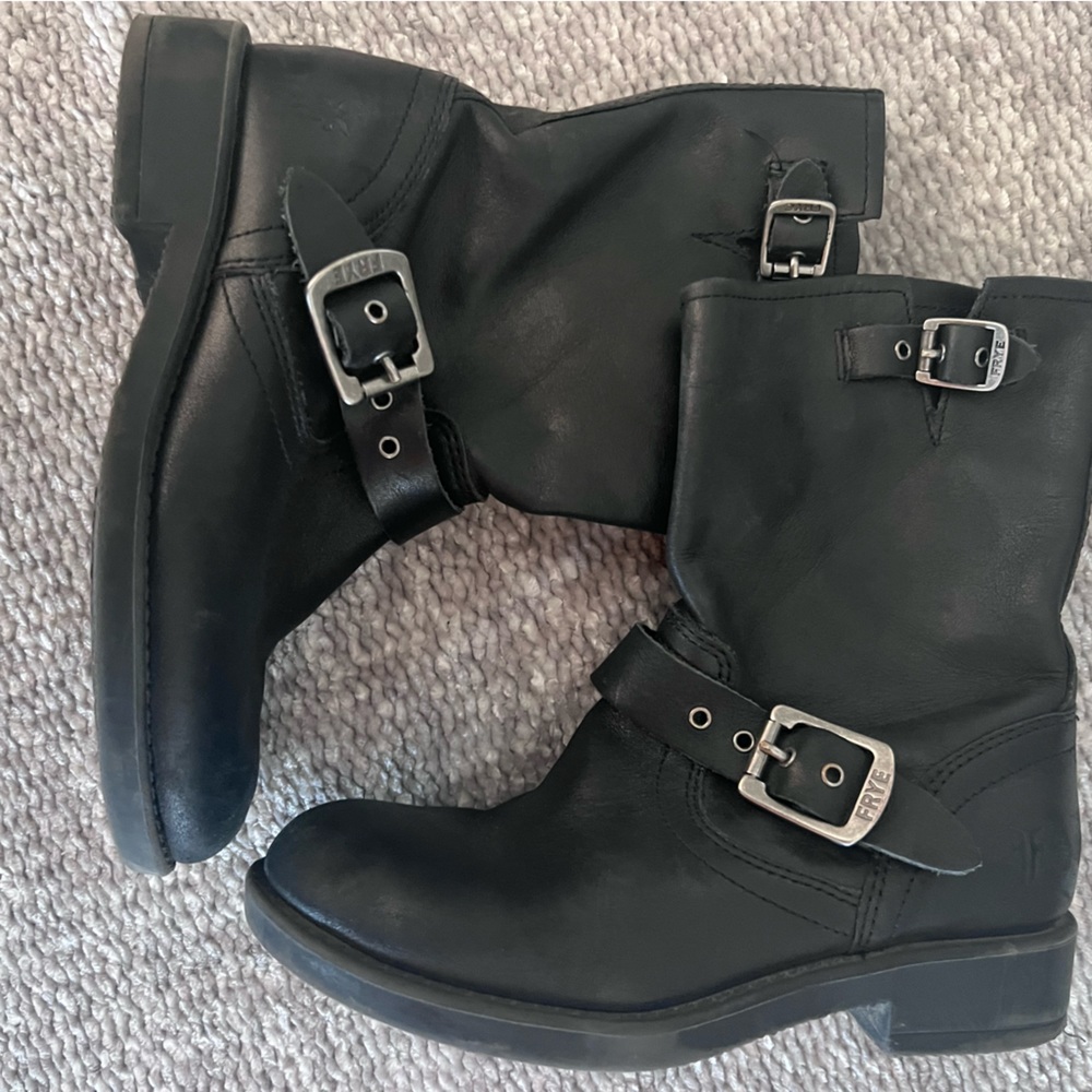Frye Engineer Pull on black boots